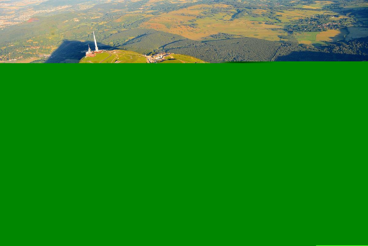 L'Auvergne et ses volcans vue d'en haut